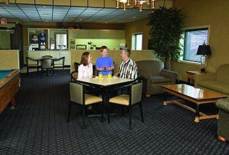 Days Inn By Wyndham Davenport Ia Eksteriør billede