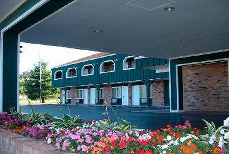 Days Inn By Wyndham Davenport Ia Eksteriør billede